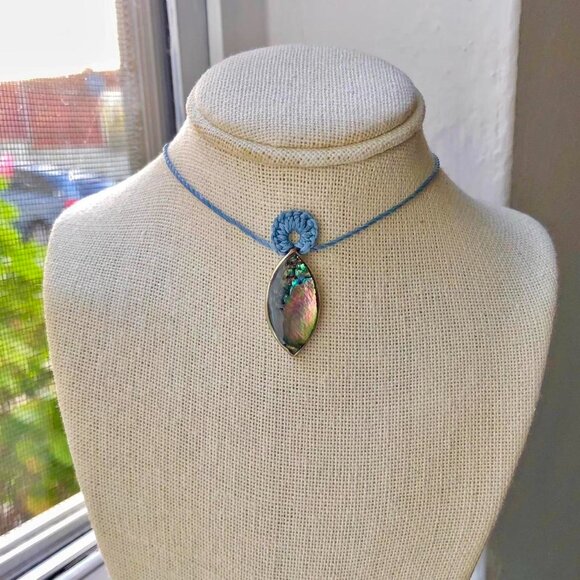 Rainbow Abalone Shell Spiral Flower Macrame (Dusty Blue) Necklace/Choker - Picture 2 of 4